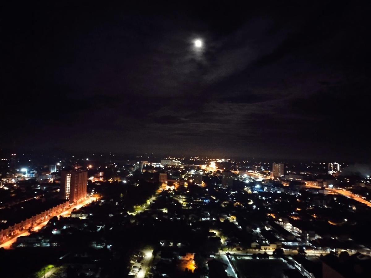 Cmk Apartmen Mutiara Tower 3 Bedroom Kota Bharu#Netflix מראה חיצוני תמונה